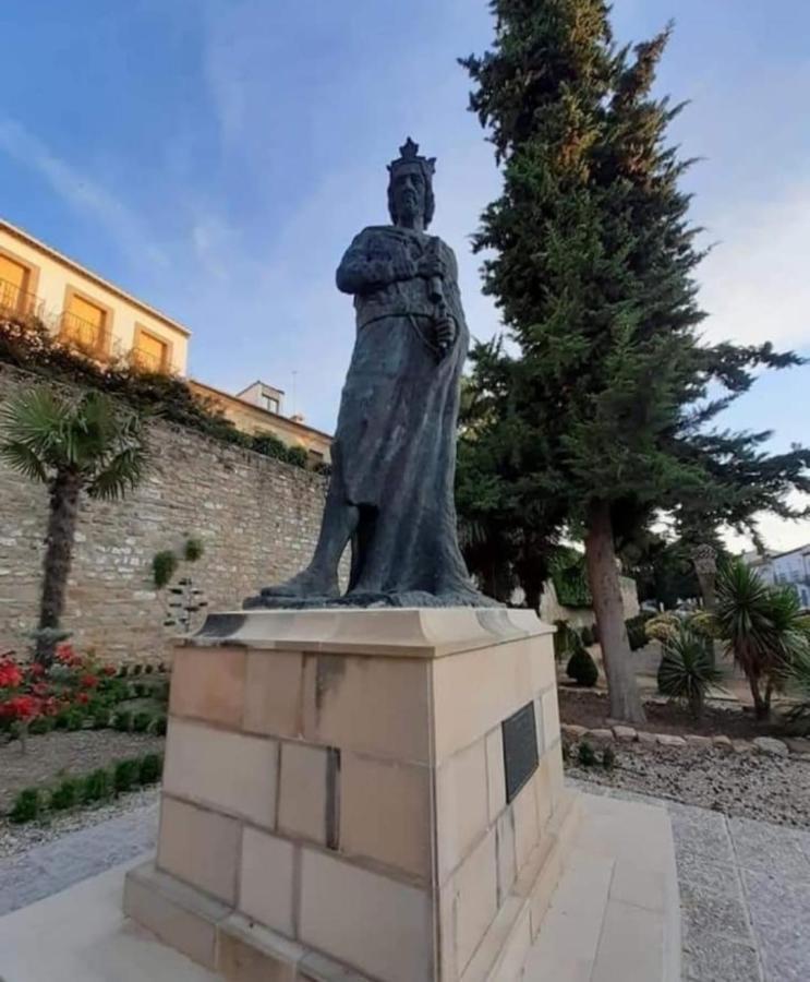 Apartamentos Fernando III El Santo Baeza Luaran gambar